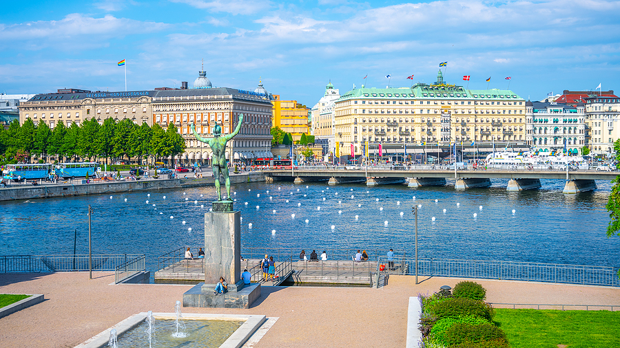 Stockholm – Napénekes szobor